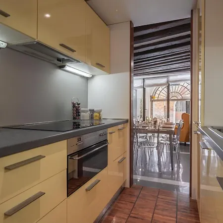 Venetian Canal View Apartment Venice
